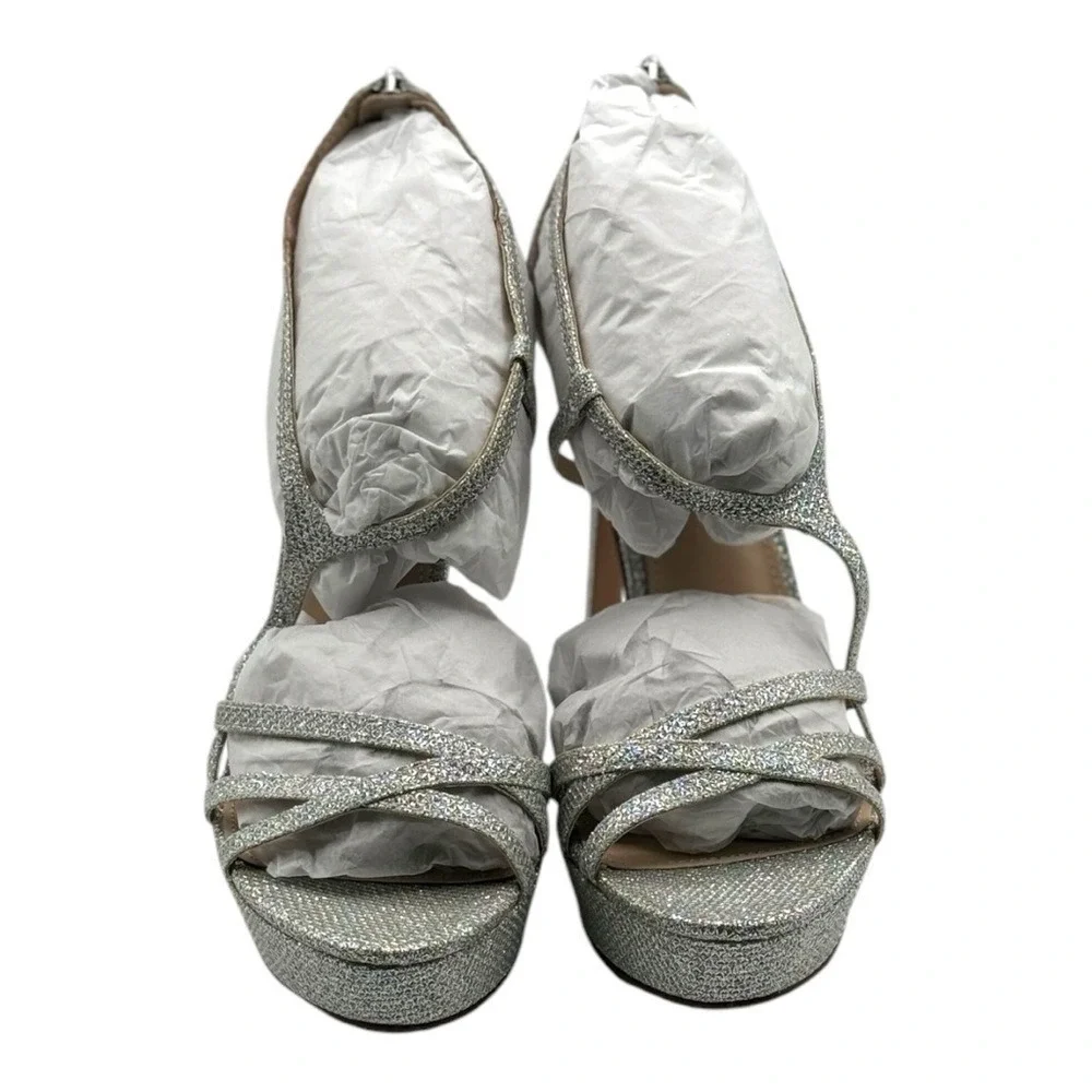 Pelle Moda Oneda Women's‎ Silver Glitter Platform Heels Size 8